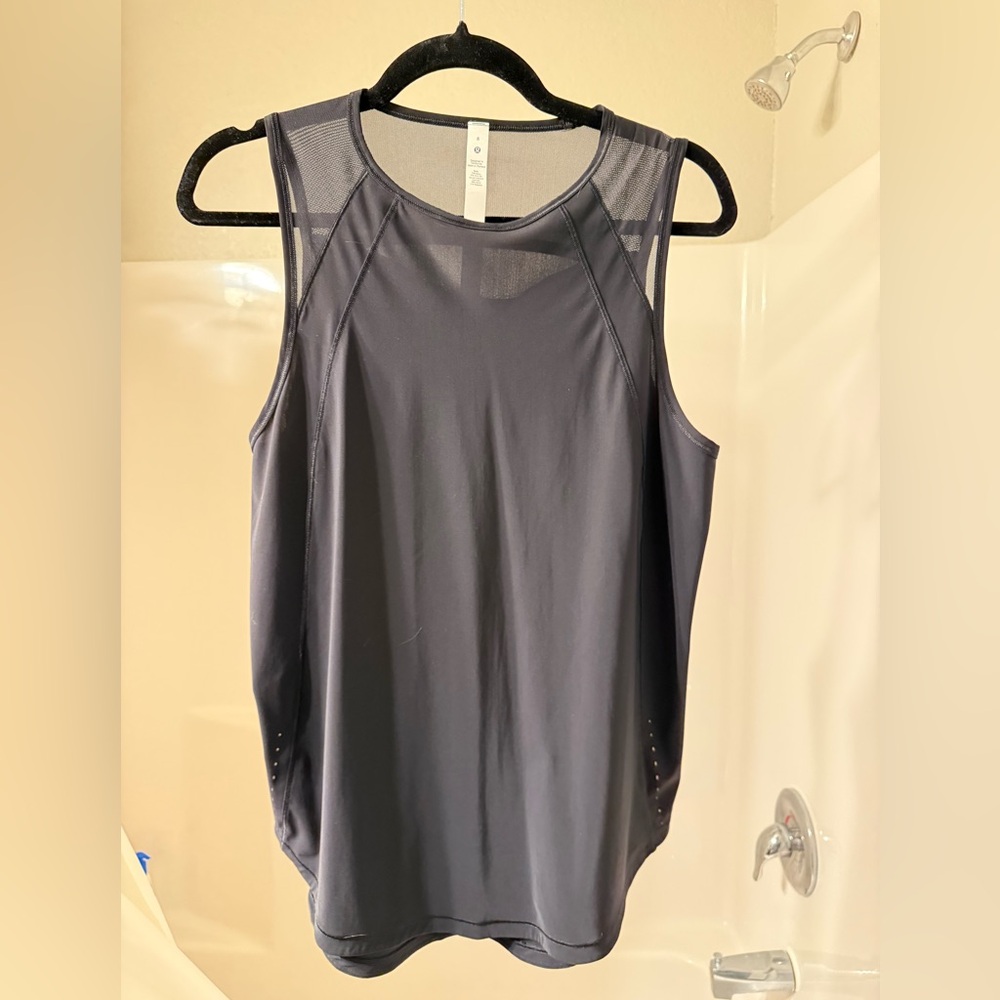 Lululemon Women’s Sculpt tank top back vent size 8 black